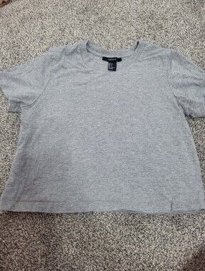 Forever 21 Light Gray Cropped Crew Neck Tee